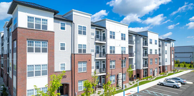 Nashvile-102 – Nashville, TN